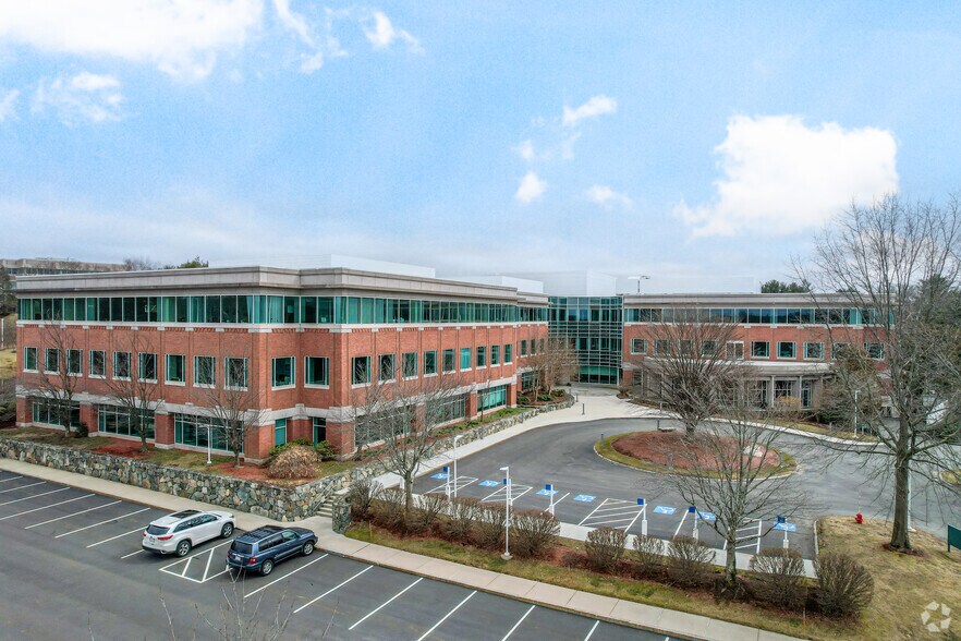 More Photos Of 860 Winter St, Waltham Office For Lease