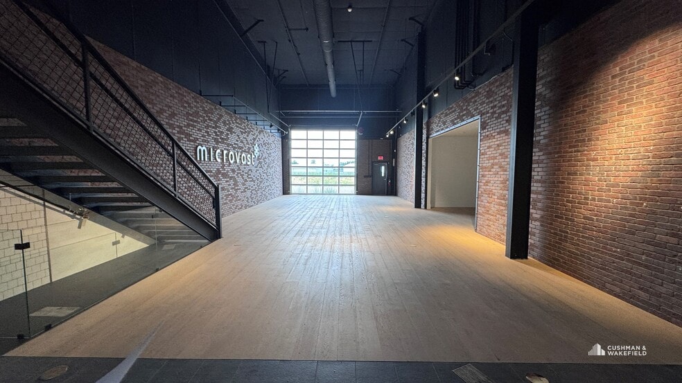 More Photos Of 5000 Goodman St, Timnath Showroom For Sale