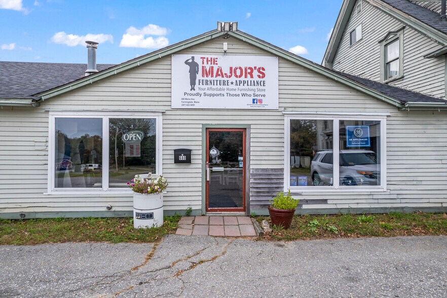 More Photos Of 680 Maine Ave, Farmingdale Storefront Retail Office For Lease