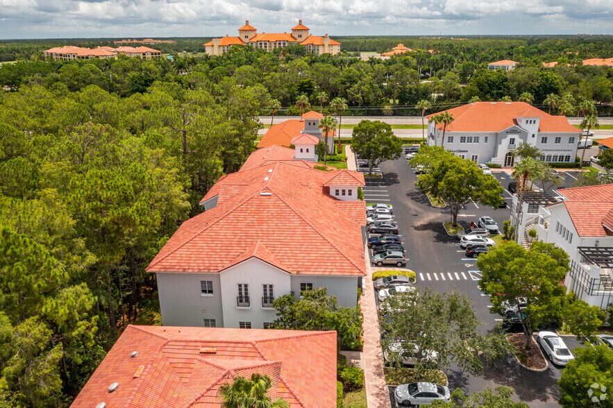 More Photos Of 9150 Galleria Ct, Naples Medical For Lease