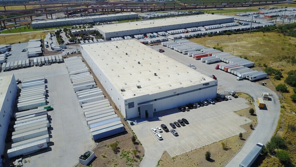 More Photos Of 10302 Interstate 35, Laredo Warehouse For Lease
