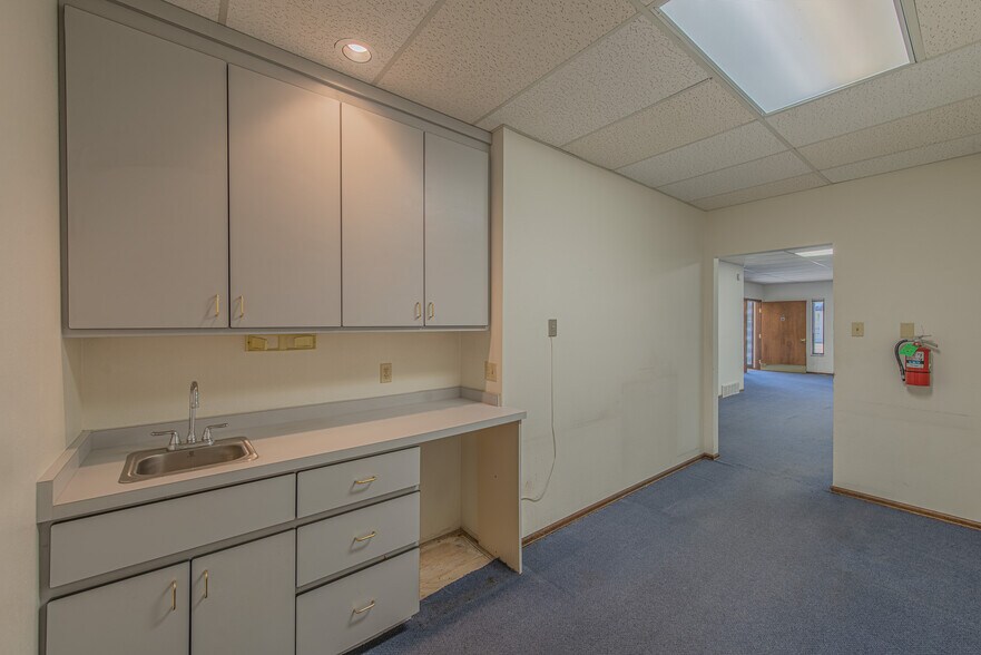 More Photos Of 701 N Grand Ave, Pueblo Office For Sale