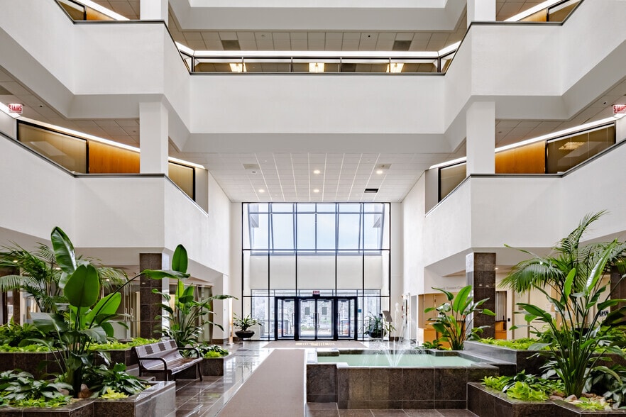 More Photos Of 1815 S Meyers Rd, Oakbrook Terrace Office For Lease