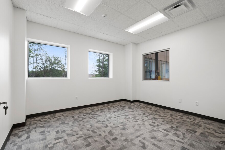 More Photos Of 6620 Stuart Ave, Jacksonville Warehouse For Lease