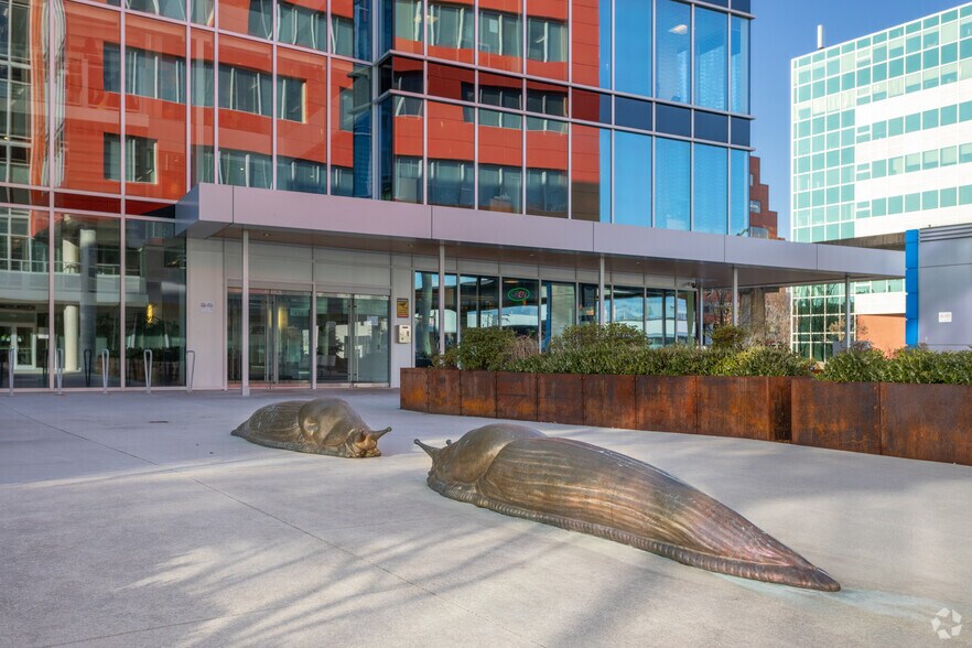 More Photos Of 438 Terminal Av, Vancouver Office For Lease
