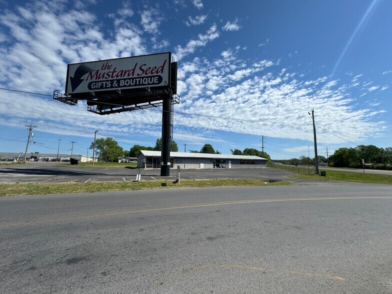 More Photos Of 205 Mimosa Ln, Tahlequah General Retail For Sale