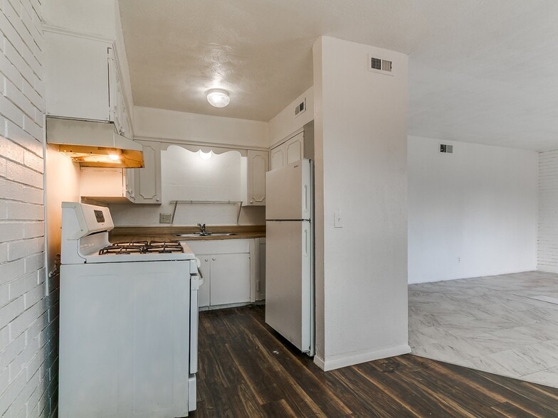 More Photos Of 1731 NW 32nd St, Oklahoma City Apartments For Sale