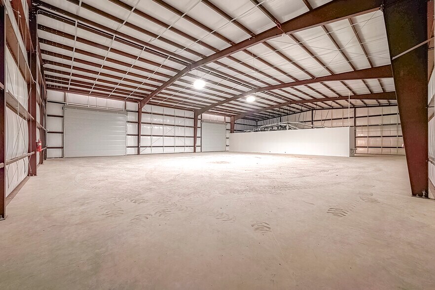 More Photos Of 22820 Hufsmith Kohrville Rd, Tomball Industrial For Sale
