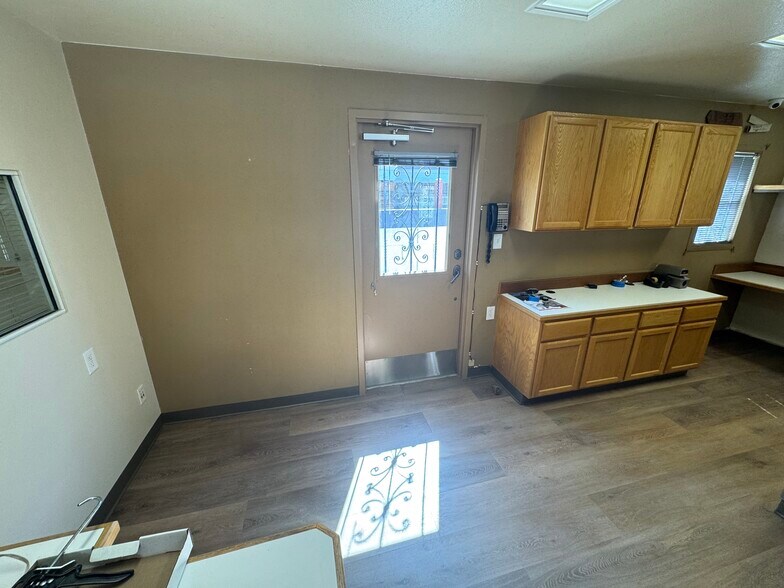 More Photos Of 418 S Maryland Pky, Las Vegas Office For Lease