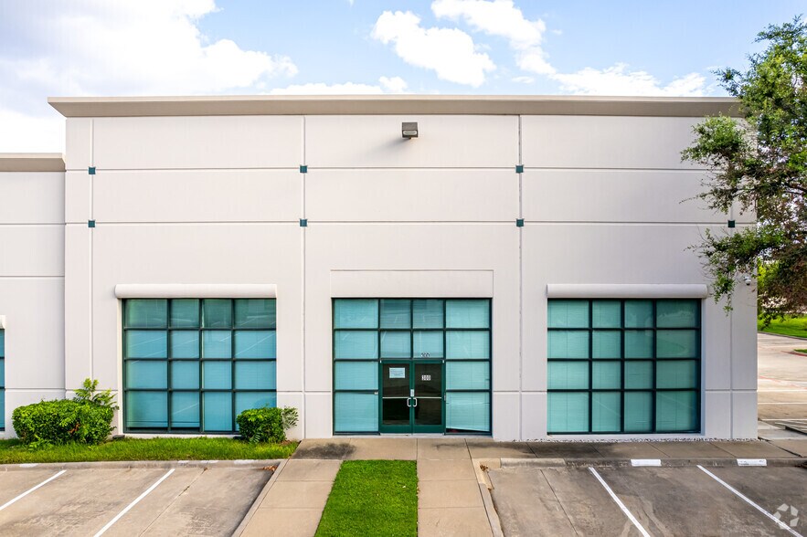 More Photos Of 6501 Windcrest Dr, Plano Unknown For Lease