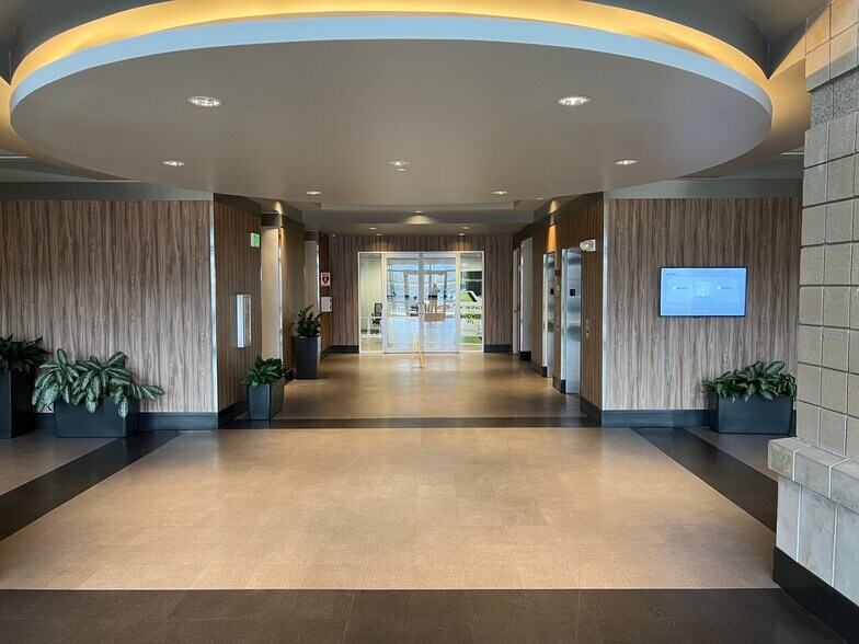 More Photos Of 10619 S Jordan Gtwy, South Jordan Office For Sale