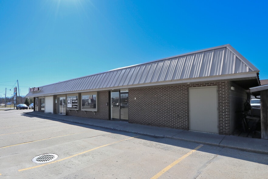 More Photos Of 615-643 E Saginaw Hwy, Grand Ledge Unknown For Lease