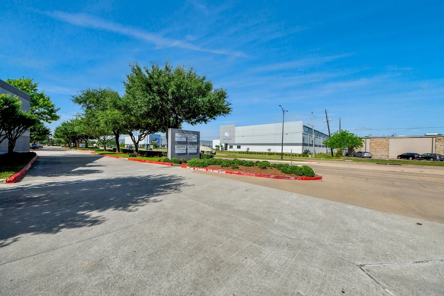 More Photos Of 13211 Stafford Rd, Missouri City Warehouse For Lease