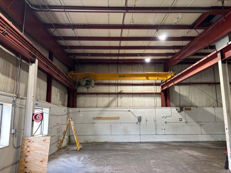 More Photos Of N114W18775 Clinton Dr, Germantown Manufacturing For Sale