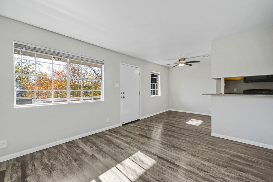 More Photos Of 483 Laurel Ln, New Braunfels Apartments For Sale