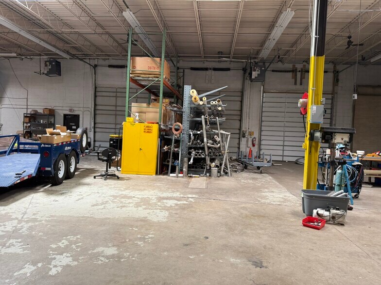 More Photos Of 7905 Airpark Rd, Gaithersburg Light Distribution For Lease