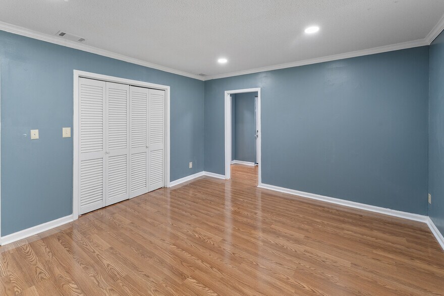 More Photos Of 2605 US Highway 80 W, Savannah Office For Sale