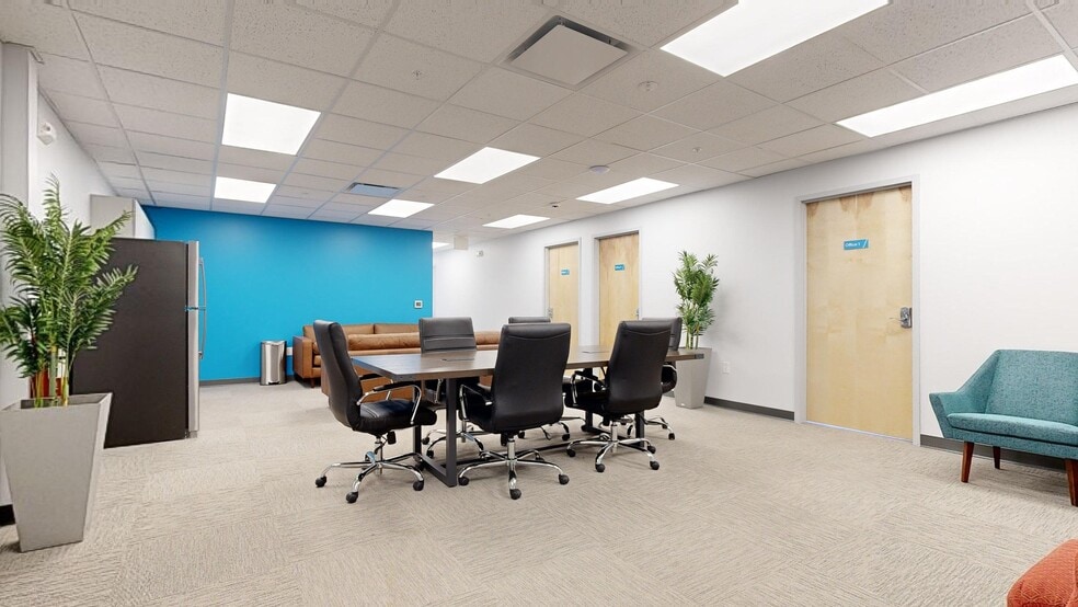 More Photos Of 10949 E Peakview Ave, Englewood Manufacturing For Lease