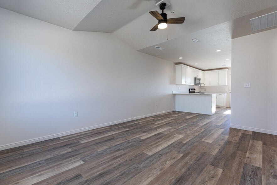 More Photos Of 5120 E Grande Vermillion Ave, Kanab Apartments For Sale