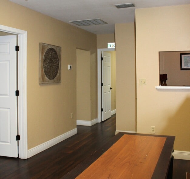 More Photos Of 605 W Brannen Rd, Lakeland Warehouse For Lease