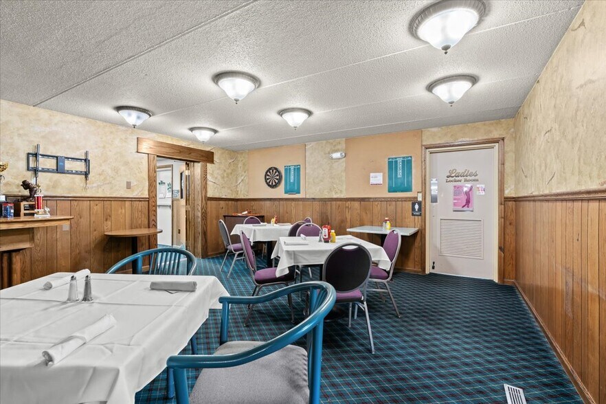 More Photos Of 9512 E Lippincott Blvd, Davison Golf Course Driving Range For Sale