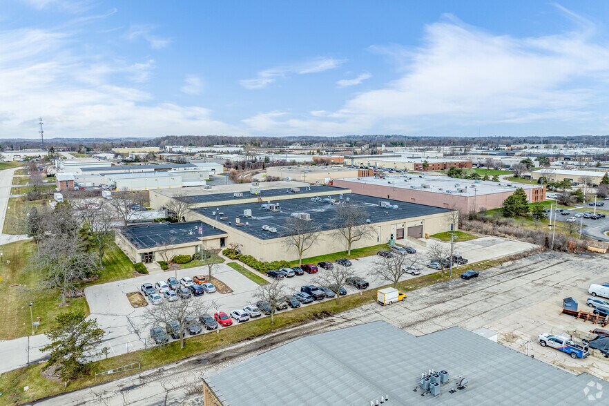 More Photos Of 16600 W Glendale Dr, New Berlin Manufacturing For Sale