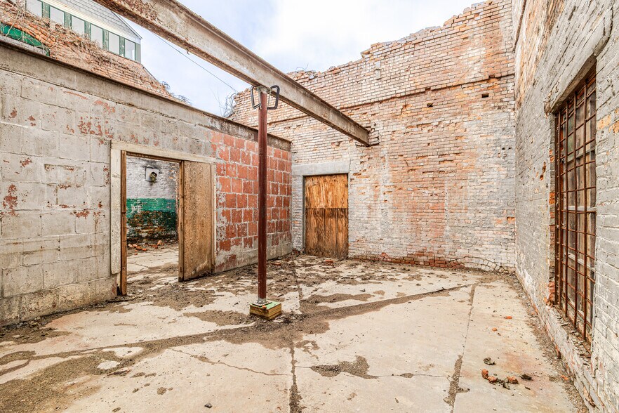More Photos Of 357 Columbia St, Hudson Warehouse For Sale