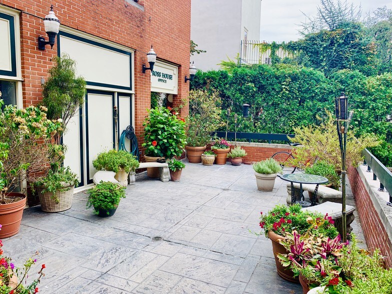 More Photos Of 401-411 S 2nd St, Philadelphia Loft Creative Space For Lease