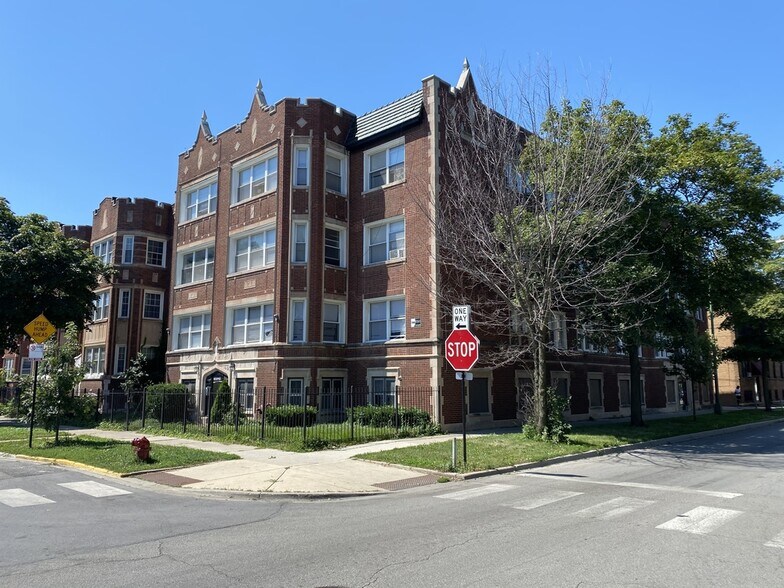 More Photos Of 7600 S Phillips Ave, Chicago Apartments For Sale