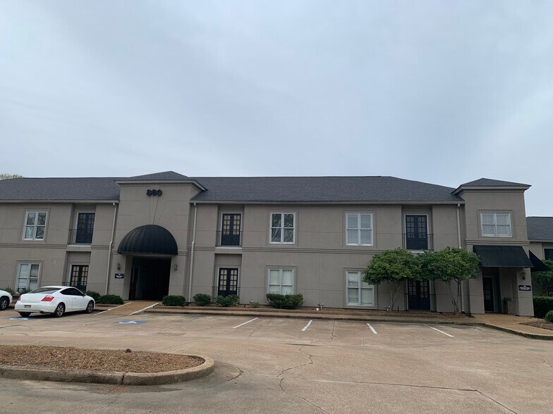 More Photos Of 860 E River Pl, Jackson Office For Lease