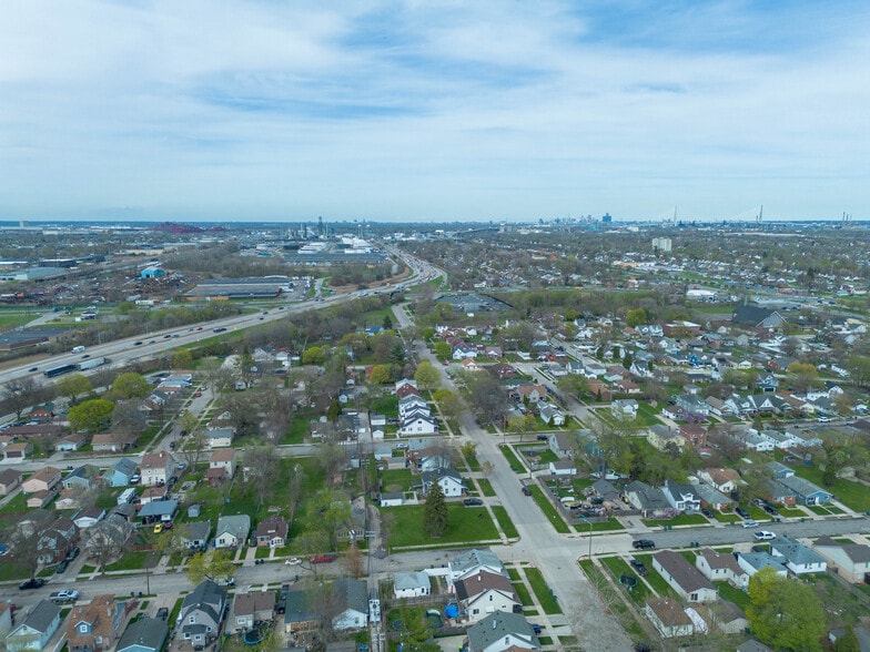 More Photos Of 1470 Paris Ave, Lincoln Park Multifamily For Sale