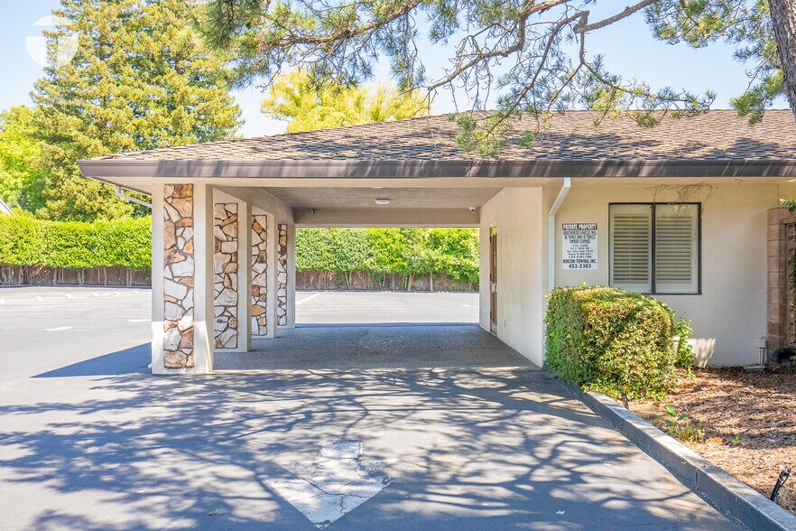 More Photos Of 2685 Riverside Blvd, Sacramento Funeral Home For Sale