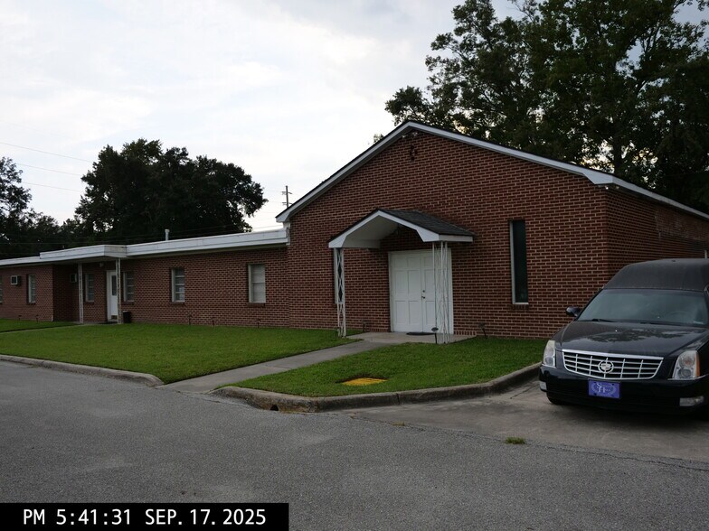 More Photos Of 5 Birkenhead Rd, Savannah Funeral Home For Sale