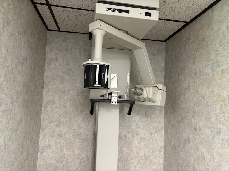 More Photos Of 104 E Summit Ave, Wales Office For Sale