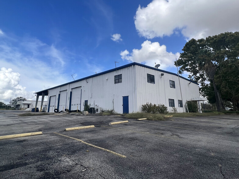 Primary Photo Of 7659 S US-281, Pleasanton Industrial For Lease