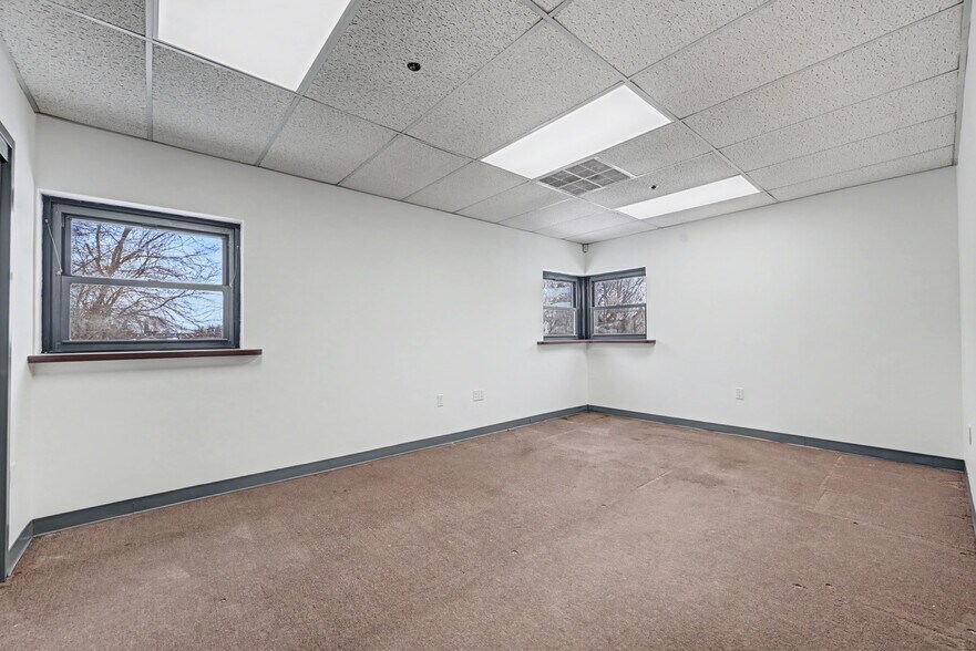 More Photos Of 11-25 Harding St, Middletown Warehouse For Lease
