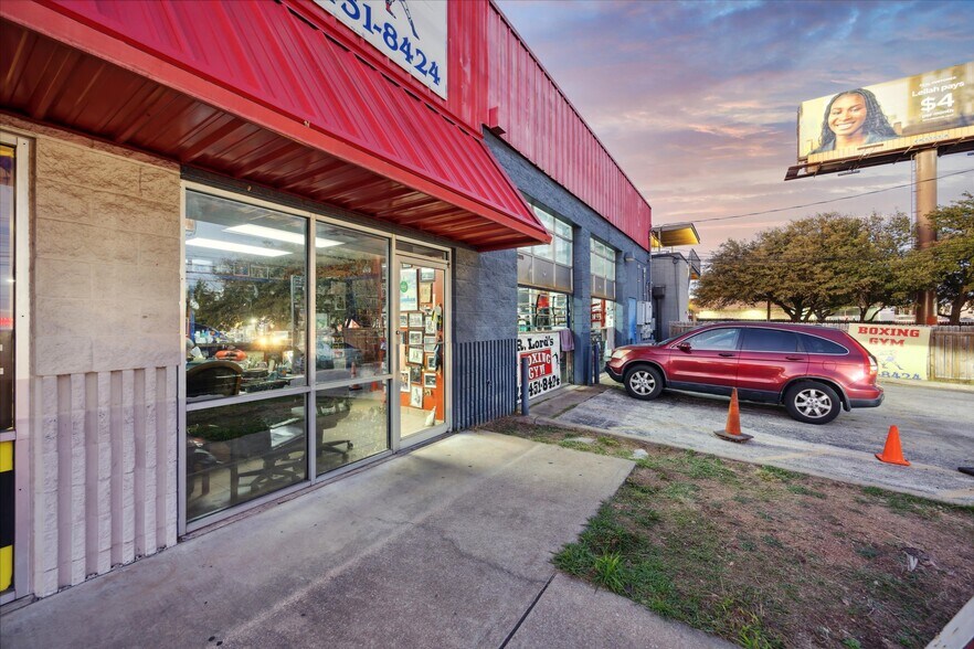 More Photos Of 5528 N Lamar Blvd, Austin Auto Repair For Lease