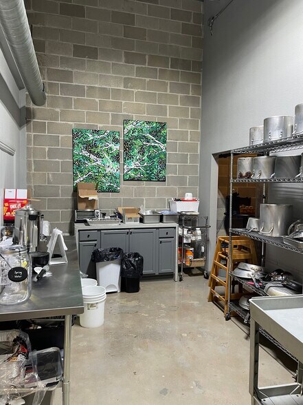 More Photos Of 109-111 S Main St, Irving Restaurant For Sale