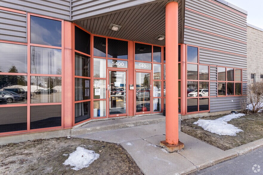 More Photos Of 5400-5490 Boul Thimens, Saint-Laurent Coworking Space