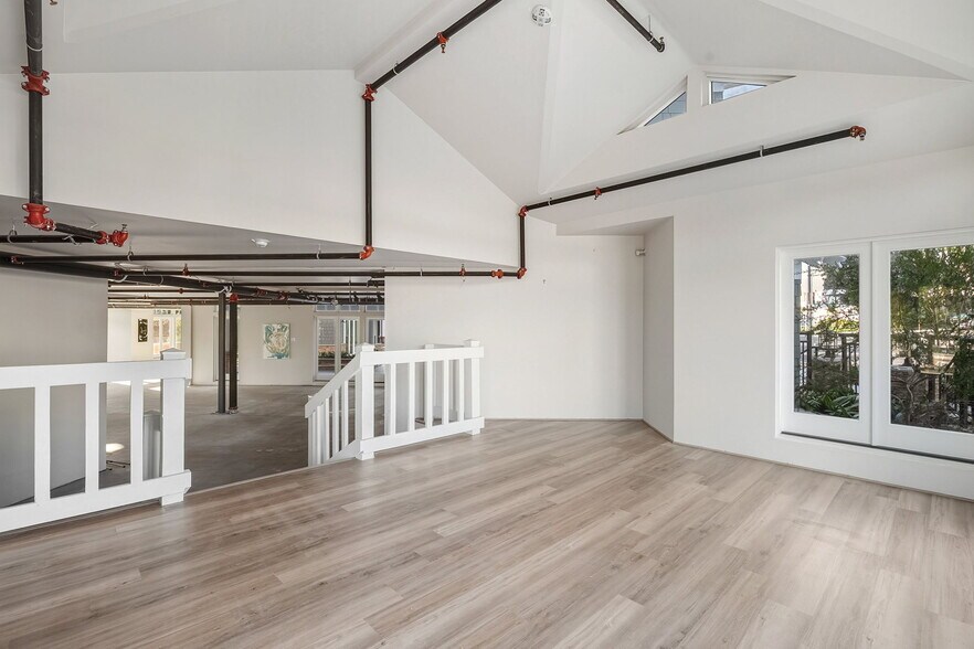 More Photos Of 1363-1373 Coast Hwy, Laguna Beach Storefront Retail Office For Sale