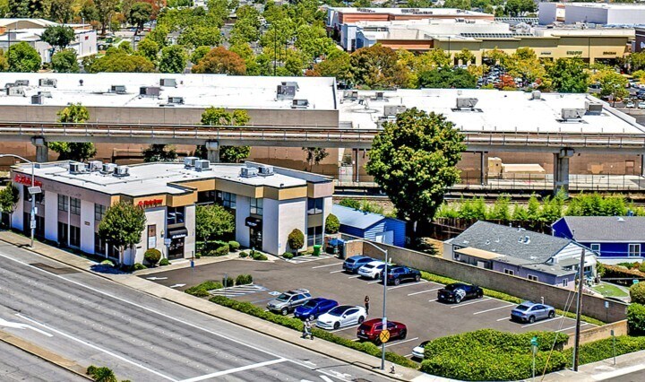 More Photos Of 15200 Hesperian Blvd, San Leandro Office For Sale