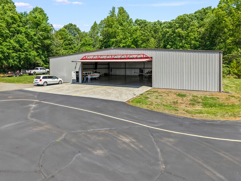 More Photos Of 249 Gilbert Rd, Mocksville Airport For Sale