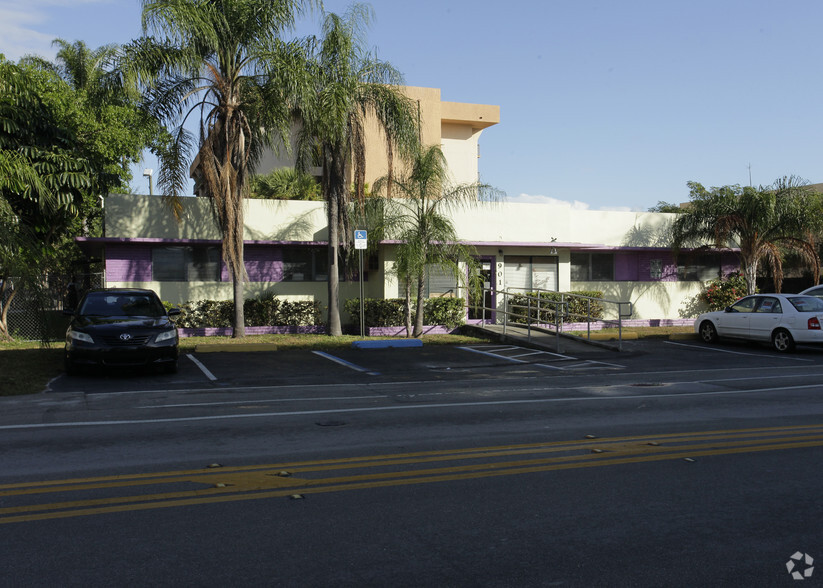 Primary Photo Of 901 NE 167th St, North Miami Beach Office For Sale