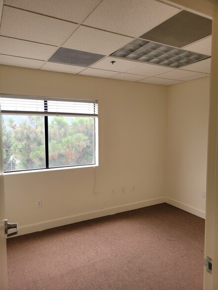 More Photos Of 2600 Foothill Blvd, La Crescenta Office For Lease