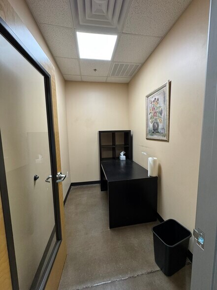 More Photos Of 5680 W Chandler Blvd, Chandler Loft Creative Space For Sale