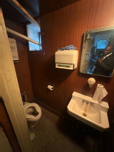 More Photos Of 5001 S Hermitage Ave, Chicago Religious Facility For Sale