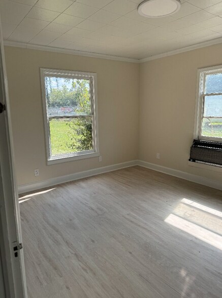 More Photos Of 506 General Courtney Hodges Blvd, Perry Coworking Space