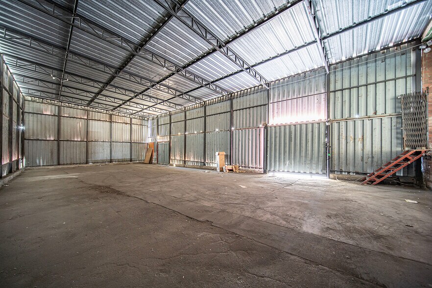 More Photos Of 12828 S Broadway, Los Angeles Warehouse For Sale