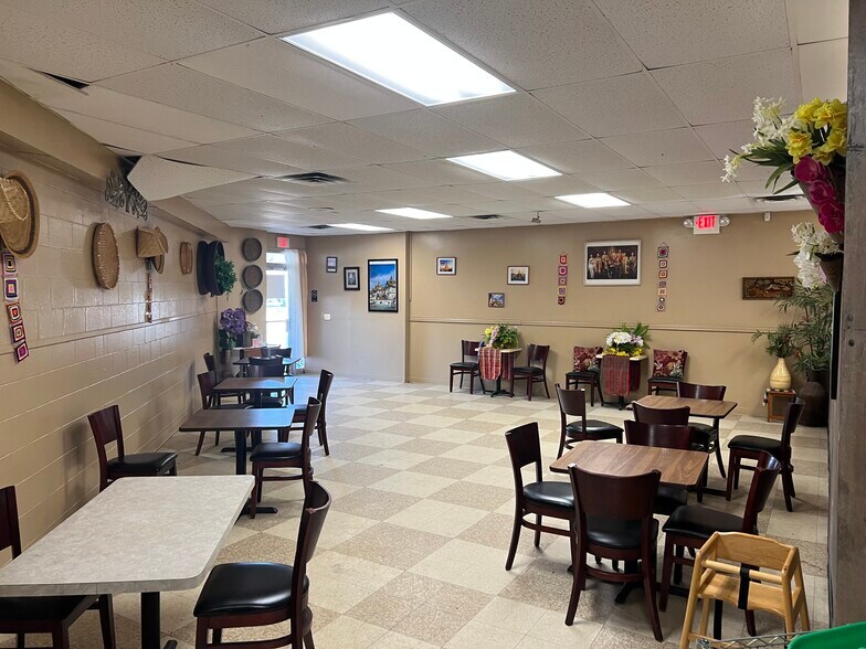 More Photos Of 3705-3717 W Jolly Rd, Lansing Storefront For Sale