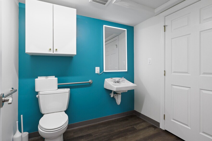 More Photos Of 761B Monroe St, Herndon Office Residential For Lease